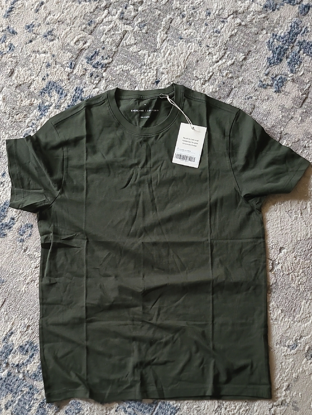 Everlane Men's Medium Short Sleeve Crew T-Shirt in Olive. 100% ORGANIC COTTO